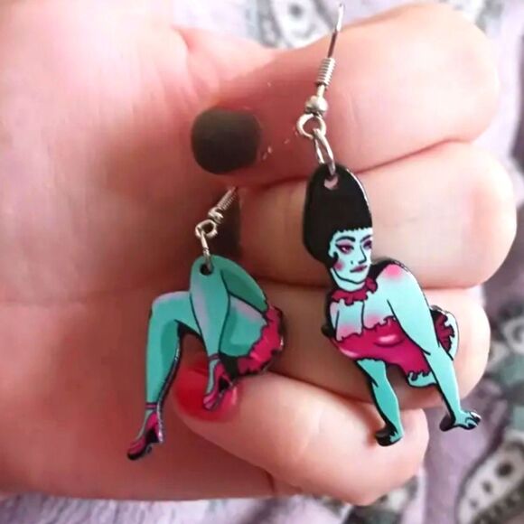 Fun Halloween dangle earrings - Picture 5 of 12